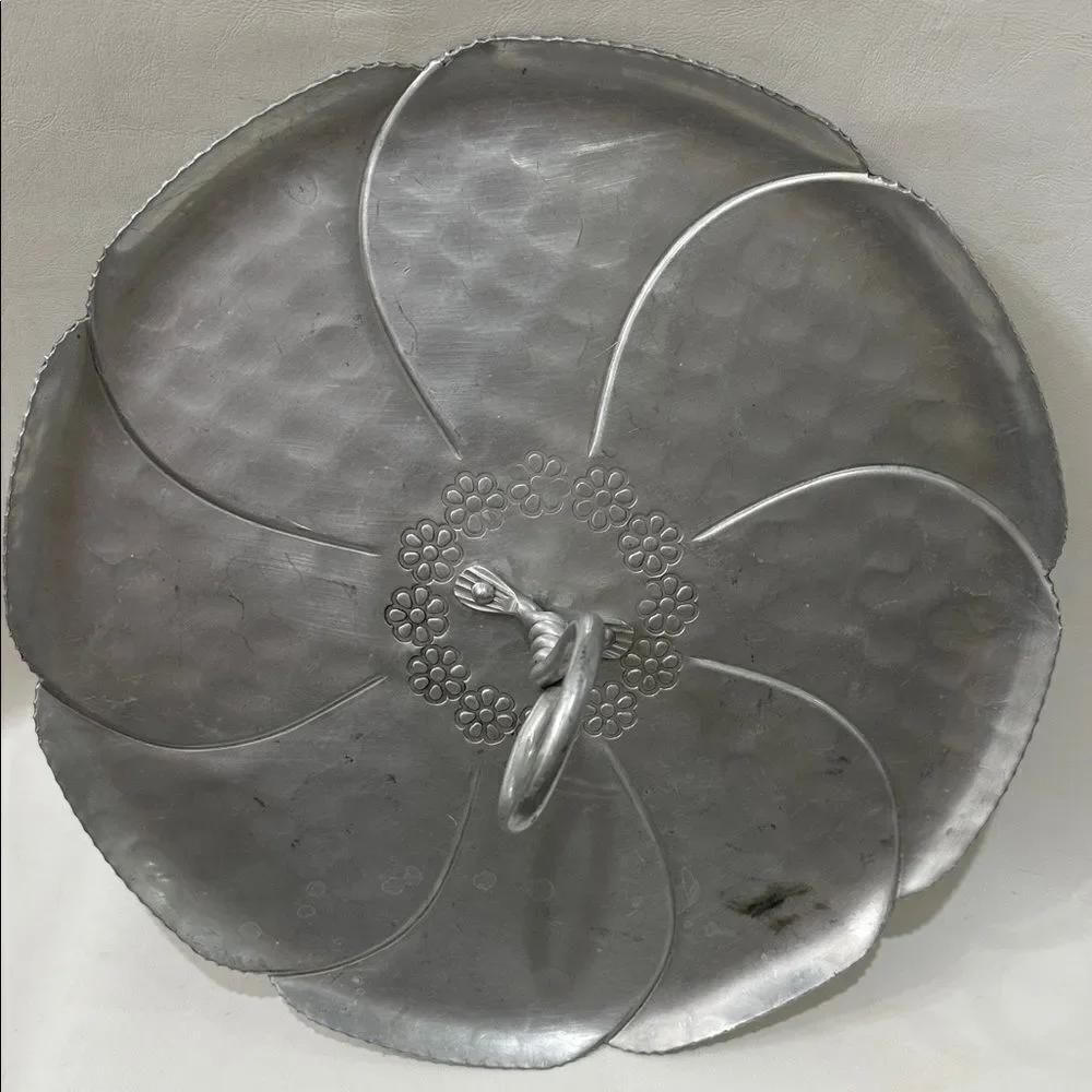 Buenilum Hammered Chic Silver Floral Serveware Platter Tray Vintage 13 1/2 In